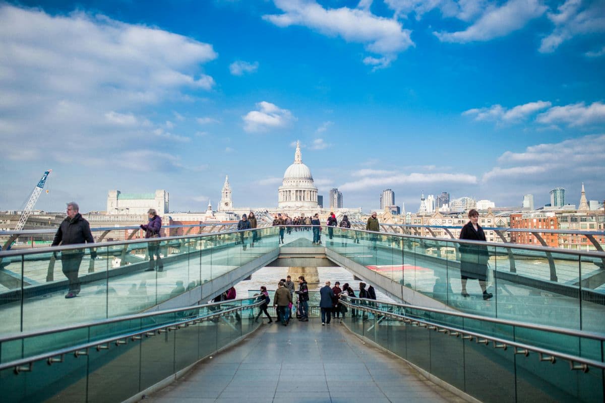 Employee Benefits UK: What to Offer in 2025 (20+ Examples)